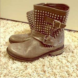 Steve Madden Boots